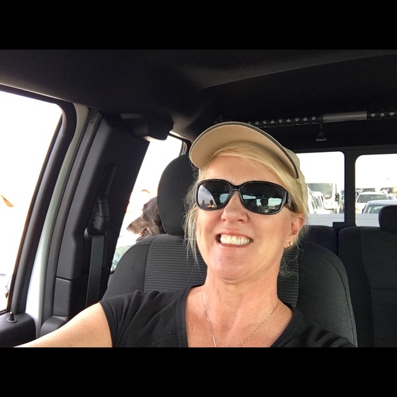 Meet your Posher, Laurie - Picture 5 of 6